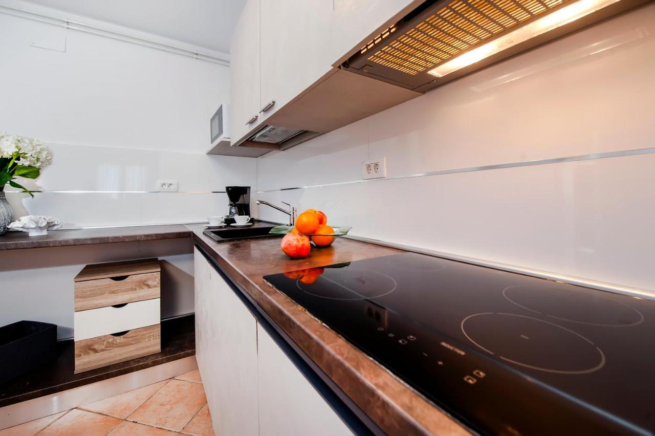 Cerin Apartment Ровинь Экстерьер фото
